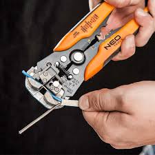 Pince a denuder automatique